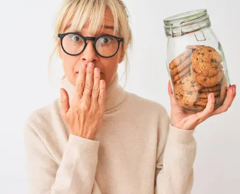 what is impulse control disorder, women holding cookie jar